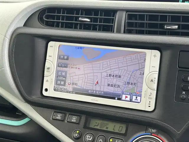 トヨタ アクア S 福井県 2013(平25)年 1.3万km クールソーダメタリック 純正ＳＤナビ/スマートキー/オートライト/アイドリングストップ/ワンセグテレビ/フロアマット/横滑り防止装置/コーナーセンサー/ドライブレコーダー/プッシュスタートボタン/ＥＴＣ/ハロゲンランプ