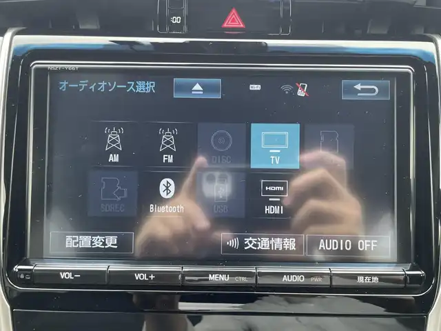 トヨタ ハリアー プレミアム 群馬県 2017(平29)年 2.1万km ホワイトパールクリスタルシャイン 純正SDナビ（CD/MD/DVD/BT/AM/FM/HDMI）/トヨタセーフティーセンス/（レーンディパーチャーアラート/プリクラッシュセーフティー/クリアランスソナー/インテリジェントクリアランスソナー）/サンルーフ/モデリスタエアロキット/パワーバックドア/クルーズコントロール（追従あり）/電動チルトテレスコピックステアリング/ステアリングスイッチ/自動防眩ミラー/モード設定（エコ・ノーマル・スポーツ）/ドラレコ/ETC2.0/純正フロアマット/フォグランプ/保証書/取扱説明書