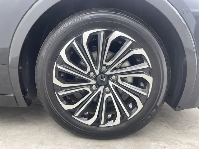 トヨタ プリウス Z 三重県 2023(令5)年 1.8万km アティチュードブラックマイカ 禁煙車　/ＢＳＭ　/全方位モニター　/モデリスタアルミ　/純正ナビ/AM/FM/BT/HDMI/USB/フルセグTV　/デジタルインナーミラー　/パワーバックドア　/シートヒーター・エアシート　/ワイヤレス充電　/ステアリングヒーター　/スタッドレスタイヤ積込　/２．０ＥＴＣ/レーダークルーズコントロール/トヨタセーフティセンス/AC100V電源
