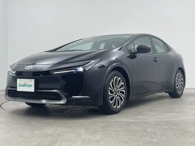 トヨタ プリウス Z 三重県 2023(令5)年 1.8万km アティチュードブラックマイカ 禁煙車　/ＢＳＭ　/全方位モニター　/モデリスタアルミ　/純正ナビ/AM/FM/BT/HDMI/USB/フルセグTV　/デジタルインナーミラー　/パワーバックドア　/シートヒーター・エアシート　/ワイヤレス充電　/ステアリングヒーター　/スタッドレスタイヤ積込　/２．０ＥＴＣ/レーダークルーズコントロール/トヨタセーフティセンス/AC100V電源