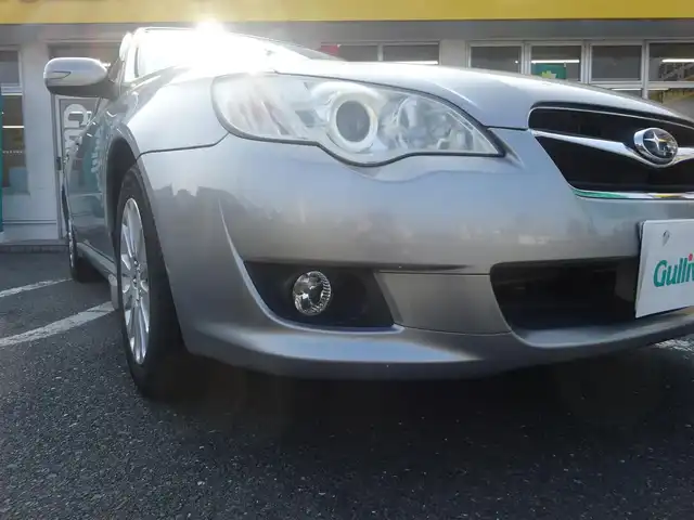 スバル レガシィ ツーリングワゴン 2．0i スマートセレクション 静岡県 2009(平21)年 5.7万km スティールシルバーメタリック 禁煙車/strada HDS915D/（HDDMusic/フルセグTV/AM/FM/MD）/ルーフレール/リモコンキー/運転席パワーシート/HIDヘッドランプ/ETC/純正アルミスタッドレス　4本車載/フロントフォグ/スペアキー/取扱説明書