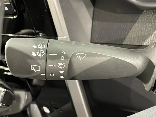 トヨタ ルーミー カスタムG 愛知県 2023(令5)年 2.2万km ブラックマイカメタリック 純正ナビ/（Bluetooth/AM/FM/フルセグTV/Carplay）/衝突軽減ブレーキ/両側電動スライドドア/レーダークルーズコントロール/シートヒーター/LEDオートライト/ETC/バックカメラ/コーナーセンサー/純正14インチAW/スマートキー/スペアキー有/アイドリングストップ/パーキングアシスト