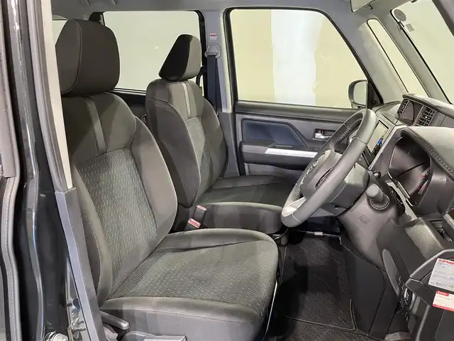 トヨタ ルーミー カスタムG 愛知県 2023(令5)年 2.2万km ブラックマイカメタリック 純正ナビ/（Bluetooth/AM/FM/フルセグTV/Carplay）/衝突軽減ブレーキ/両側電動スライドドア/レーダークルーズコントロール/シートヒーター/LEDオートライト/ETC/バックカメラ/コーナーセンサー/純正14インチAW/スマートキー/スペアキー有/アイドリングストップ/パーキングアシスト