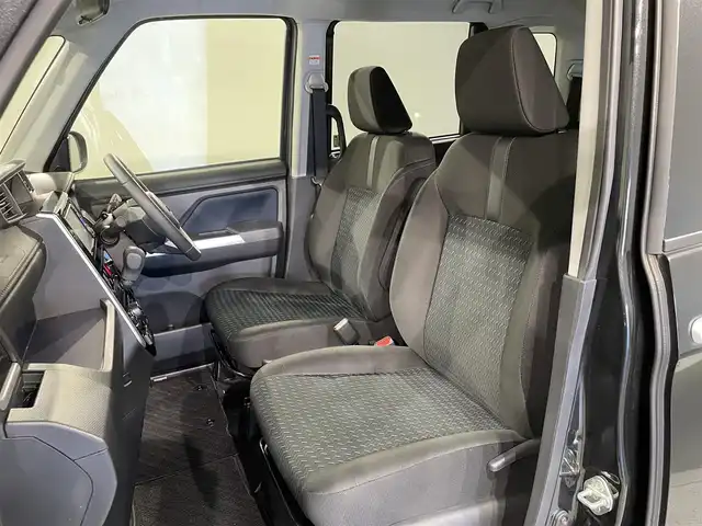 トヨタ ルーミー カスタムG 愛知県 2023(令5)年 2.2万km ブラックマイカメタリック 純正ナビ/（Bluetooth/AM/FM/フルセグTV/Carplay）/衝突軽減ブレーキ/両側電動スライドドア/レーダークルーズコントロール/シートヒーター/LEDオートライト/ETC/バックカメラ/コーナーセンサー/純正14インチAW/スマートキー/スペアキー有/アイドリングストップ/パーキングアシスト