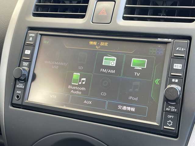 日産 マーチ 12X Vセレクション 愛知県 2017(平29)年 8.3万km ブリリアントシルバー 純正ナビ/アルミホイール/ドライブレコーダー/ＥＴＣ/フルセグ/ＣＤ/Bluetooth/スマートキー/プッシュスタート/横滑り防止装置/アイドリングストップ/純正フロアマット