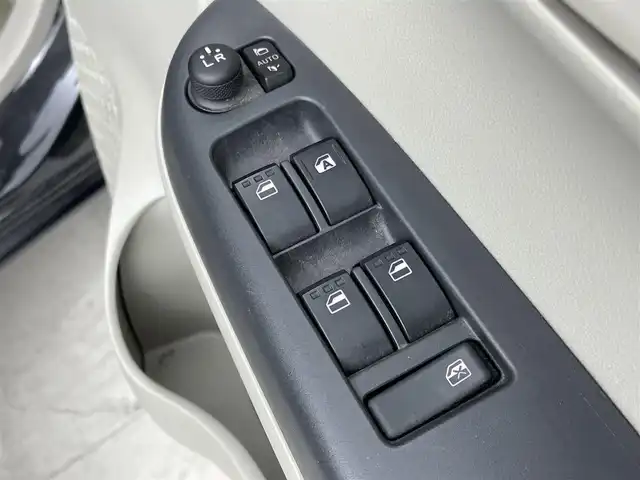 トヨタ パッソ X Lパッケージ S 群馬県 2018(平30)年 5.2万km ブラックマイカメタリック ワンオーナー　衝突被害軽減ブレーキ　純正７インチナビ　バックカメラ　フォグランプ　ベンチシート　コーナーセンサー　スマートキー　純正フロアマット　オートエアコン　プッシュスタート　スマートキー　禁煙車