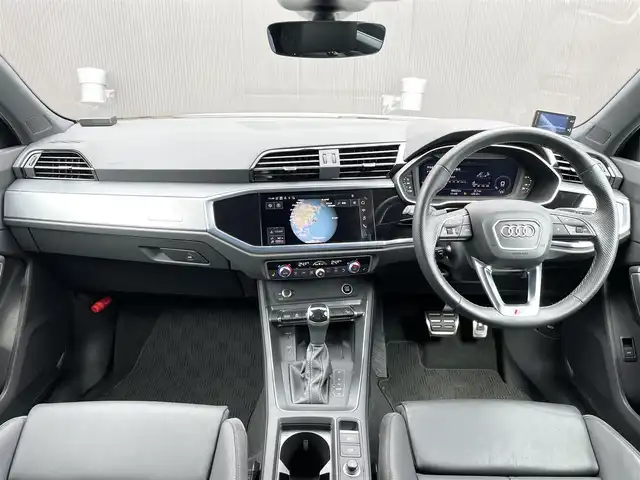 アウディ Ｑ３ SB 35TDIクワトロ Sライン 長野県 2021(令3)年 1万km 白 パノラマサンルーフ　/黒革シート　/ベーシックＰＫＧ（シートヒーター／ＰＷシート／ＰＷバックドア／ＨＯＬＤアシスト）　/ＭＭＩナビ　/３６０°カメラ　/マトリクスＬＥＤヘッドライト　/ＡＣＣ　/サイドアシスト　/パークエイド/19インチAW