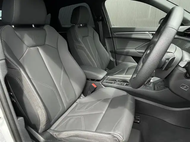 アウディ Ｑ３ SB 35TDIクワトロ Sライン 長野県 2021(令3)年 1万km 白 パノラマサンルーフ　/黒革シート　/ベーシックＰＫＧ（シートヒーター／ＰＷシート／ＰＷバックドア／ＨＯＬＤアシスト）　/ＭＭＩナビ　/３６０°カメラ　/マトリクスＬＥＤヘッドライト　/ＡＣＣ　/サイドアシスト　/パークエイド/19インチAW