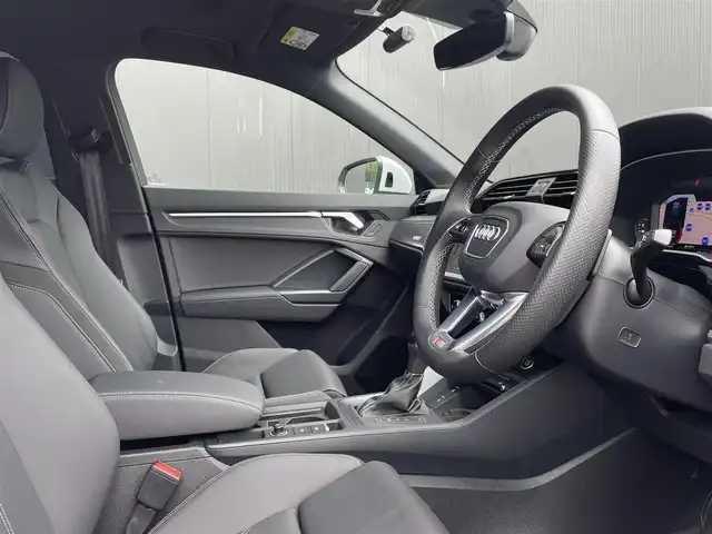 アウディ Ｑ３ SB 35TDIクワトロ Sライン 長野県 2021(令3)年 1万km 白 パノラマサンルーフ　/黒革シート　/ベーシックＰＫＧ（シートヒーター／ＰＷシート／ＰＷバックドア／ＨＯＬＤアシスト）　/ＭＭＩナビ　/３６０°カメラ　/マトリクスＬＥＤヘッドライト　/ＡＣＣ　/サイドアシスト　/パークエイド/19インチAW
