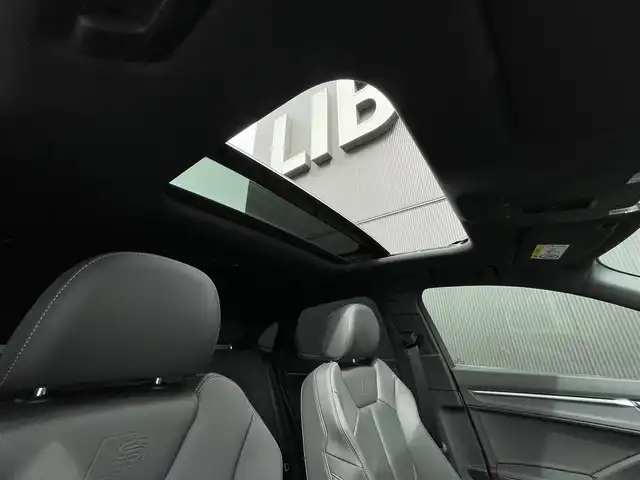アウディ Ｑ３ SB 35TDIクワトロ Sライン 長野県 2021(令3)年 1万km 白 パノラマサンルーフ　/黒革シート　/ベーシックＰＫＧ（シートヒーター／ＰＷシート／ＰＷバックドア／ＨＯＬＤアシスト）　/ＭＭＩナビ　/３６０°カメラ　/マトリクスＬＥＤヘッドライト　/ＡＣＣ　/サイドアシスト　/パークエイド/19インチAW