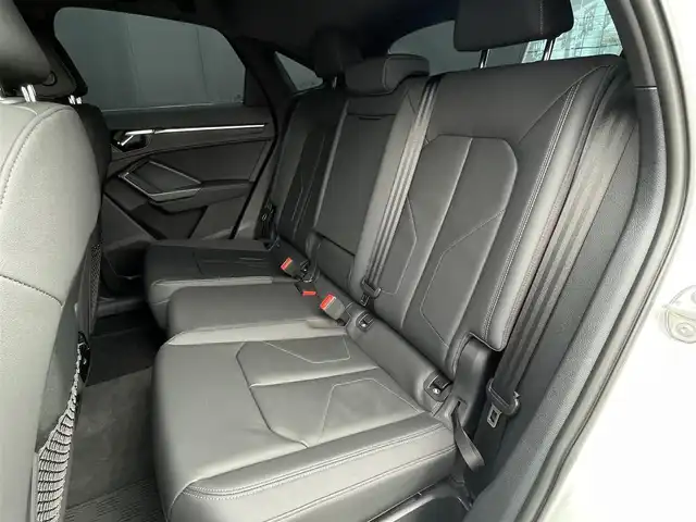 アウディ Ｑ３ SB 35TDIクワトロ Sライン 長野県 2021(令3)年 1万km 白 パノラマサンルーフ　/黒革シート　/ベーシックＰＫＧ（シートヒーター／ＰＷシート／ＰＷバックドア／ＨＯＬＤアシスト）　/ＭＭＩナビ　/３６０°カメラ　/マトリクスＬＥＤヘッドライト　/ＡＣＣ　/サイドアシスト　/パークエイド/19インチAW