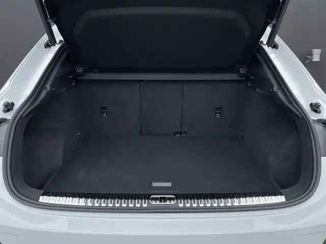 アウディ Ｑ３ SB 35TDIクワトロ Sライン 長野県 2021(令3)年 1万km 白 パノラマサンルーフ　/黒革シート　/ベーシックＰＫＧ（シートヒーター／ＰＷシート／ＰＷバックドア／ＨＯＬＤアシスト）　/ＭＭＩナビ　/３６０°カメラ　/マトリクスＬＥＤヘッドライト　/ＡＣＣ　/サイドアシスト　/パークエイド/19インチAW