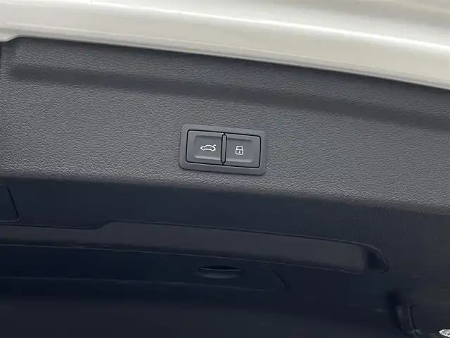 アウディ Ｑ３ SB 35TDIクワトロ Sライン 長野県 2021(令3)年 1万km 白 パノラマサンルーフ　/黒革シート　/ベーシックＰＫＧ（シートヒーター／ＰＷシート／ＰＷバックドア／ＨＯＬＤアシスト）　/ＭＭＩナビ　/３６０°カメラ　/マトリクスＬＥＤヘッドライト　/ＡＣＣ　/サイドアシスト　/パークエイド/19インチAW
