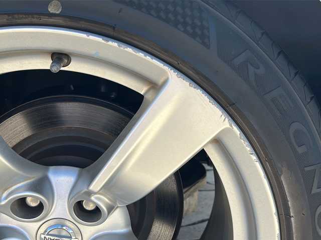 日産 フェアレディ Ｚ 静岡県 2011(平23)年 6.1万km ブリリアントホワイトパール 純正ナビ/・Bluetooth/・FM/AM/・CD/DVD/・AUX/・フルセグTV/主要装備/・ＥＴＣ/・バックカメラ/・パドルシフト/・ＭＴモード付ＡＴ/・プッシュスタート/・キセノンヘッドライト/・スマートキー/・オートライト/・横滑り防止装置/・サイドカーテンエアバッグ/・18インチ純正アルミ/・純正フロアマット