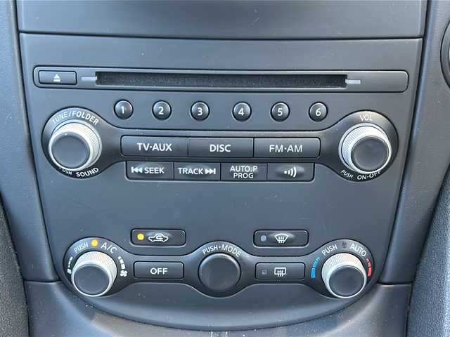 日産 フェアレディ Ｚ 静岡県 2011(平23)年 6.1万km ブリリアントホワイトパール 純正ナビ/・Bluetooth/・FM/AM/・CD/DVD/・AUX/・フルセグTV/主要装備/・ＥＴＣ/・バックカメラ/・パドルシフト/・ＭＴモード付ＡＴ/・プッシュスタート/・キセノンヘッドライト/・スマートキー/・オートライト/・横滑り防止装置/・サイドカーテンエアバッグ/・18インチ純正アルミ/・純正フロアマット