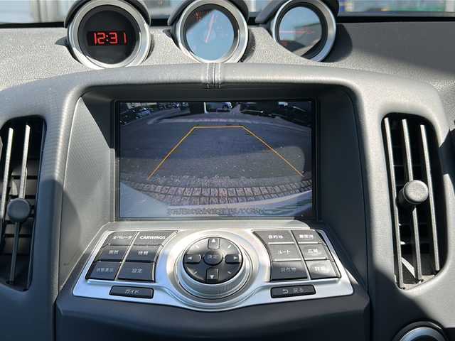 日産 フェアレディ Ｚ 静岡県 2011(平23)年 6.1万km ブリリアントホワイトパール 純正ナビ/・Bluetooth/・FM/AM/・CD/DVD/・AUX/・フルセグTV/主要装備/・ＥＴＣ/・バックカメラ/・パドルシフト/・ＭＴモード付ＡＴ/・プッシュスタート/・キセノンヘッドライト/・スマートキー/・オートライト/・横滑り防止装置/・サイドカーテンエアバッグ/・18インチ純正アルミ/・純正フロアマット