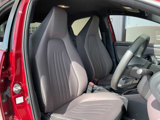 トヨタ ヤリス G 愛知県 2020(令2)年 1.6万km センシュアルレッドマイカ 純正8型ディズプレイオーディオ/全方位カメラ/バックカメラ/コーナーセンサー/LEDヘッドライト/オートマチックハイビーム/ETC/衝突軽減システム/Bluetooth/ステアリングスイッチ/スマートキー/プッシュスタート