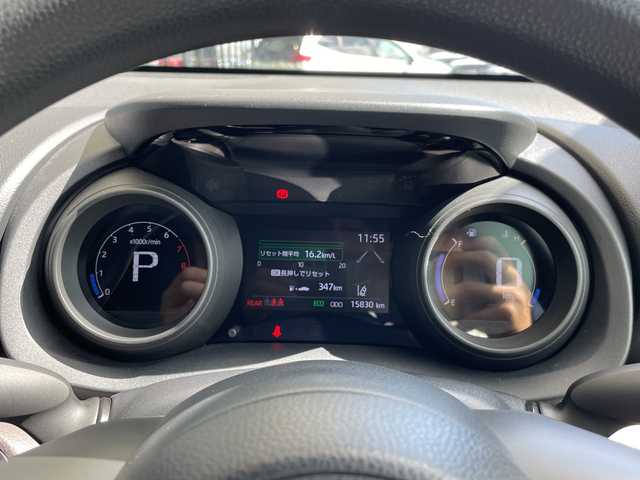 トヨタ ヤリス G 愛知県 2020(令2)年 1.6万km センシュアルレッドマイカ 純正8型ディズプレイオーディオ/全方位カメラ/バックカメラ/コーナーセンサー/LEDヘッドライト/オートマチックハイビーム/ETC/衝突軽減システム/Bluetooth/ステアリングスイッチ/スマートキー/プッシュスタート