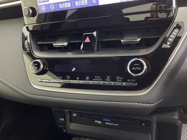 トヨタ カローラ スポーツ ハイブリッドG スタイルPKG 鹿児島県 2020(令2)年 3.4万km プラチナホワイトパールマイカ TRDエアロ【フロント・リア・サイド】/TRDドアハンドルプロテクター/TRDペダルカバー【ブレーキ・アクセル】/サイドドアアンダーガーニッシュ/ステアリングガーニッシュ/専用ドリンクホルダー(D席)/黒ハーフレザーシート/純正9インチディスプレイオーディオ/(USB/AM/FM/Bluetooth/CD/DVD/フルセグTV/ナビキット】/CD・DVDデッキ/バックカメラ/ビルトインETC/前後ドライブレコーダーCOMTEC【DC-DR652】/Toyota Safety Sense/・PCS(プリクラッシュセーフティ)/・LTA(レーントレーシングアシスト)/・RSA(ロードサインアシスト)/・オートマチックハイビーム/・先行車発進告知機能/・レーダークルーズコントロール(全車速追従機能付き)/BSM(ブラインドスポットモニター)/RCTA(リヤクロストラフィックアラート)/PKSB(パーキングサポートブレーキ)/オートライト/クリアランスソナー/コーナーセンサー/シートヒーター(D/N席)/ブレーキホールド/電格ウィンカーミラー/純正フロアマット/純正16インチアルミホイール/USB充電ソケット/スペアキー×１/ドアバイザー/取扱説明書/保証書