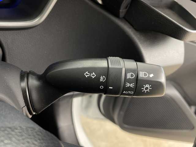 トヨタ カローラ スポーツ ハイブリッドG スタイルPKG 鹿児島県 2020(令2)年 3.4万km プラチナホワイトパールマイカ TRDエアロ【フロント・リア・サイド】/TRDドアハンドルプロテクター/TRDペダルカバー【ブレーキ・アクセル】/サイドドアアンダーガーニッシュ/ステアリングガーニッシュ/専用ドリンクホルダー(D席)/黒ハーフレザーシート/純正9インチディスプレイオーディオ/(USB/AM/FM/Bluetooth/CD/DVD/フルセグTV/ナビキット】/CD・DVDデッキ/バックカメラ/ビルトインETC/前後ドライブレコーダーCOMTEC【DC-DR652】/Toyota Safety Sense/・PCS(プリクラッシュセーフティ)/・LTA(レーントレーシングアシスト)/・RSA(ロードサインアシスト)/・オートマチックハイビーム/・先行車発進告知機能/・レーダークルーズコントロール(全車速追従機能付き)/BSM(ブラインドスポットモニター)/RCTA(リヤクロストラフィックアラート)/PKSB(パーキングサポートブレーキ)/オートライト/クリアランスソナー/コーナーセンサー/シートヒーター(D/N席)/ブレーキホールド/電格ウィンカーミラー/純正フロアマット/純正16インチアルミホイール/USB充電ソケット/スペアキー×１/ドアバイザー/取扱説明書/保証書