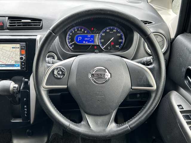 日産 デイズ ハイウェイスターG 千葉県 2014(平26)年 9.4万km プレミアムパープルP ナビＭＣ３１３Ｄ－Ｗ　全方位カメ　フルセグＴＶ　Ｂｔ　ＤＶＤ　オートライト　ハロゲンライト　フォグ　ドアバイザー　１５インチＡＷ　純正フロアマット　パワーステアリング　パワーウィンドウ　エアバックＷ