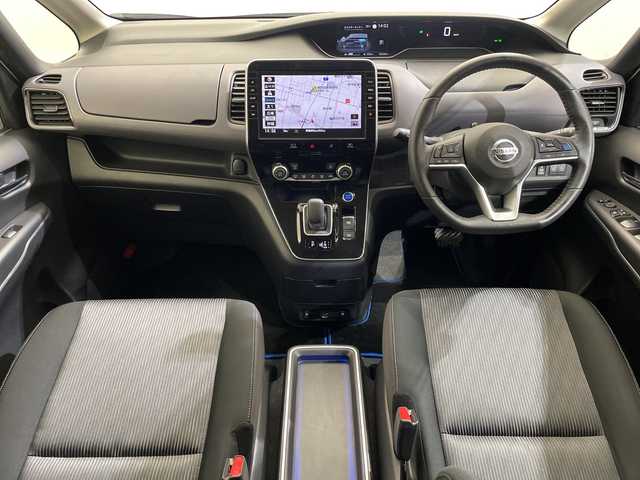 日産 セレナ e－パワー ハイウェイスター V 愛媛県 2022(令4)年 3.1万km ブリリアントホワイトパール １０型ナビ/フルセグ／Ｂｌｕｅｔｏｏｔｈ／USB/全方位カメラ/後席モニター/衝突軽減ブレーキ/レーダークルーズコントロール/ＥＴＣ/前方ドライブレコーダー/両側パワースライドドア/前後コーナーセンサー/レーンキープアシスト/前方ドライブレコーダー/DN席シートヒーター/LEDヘッドライト