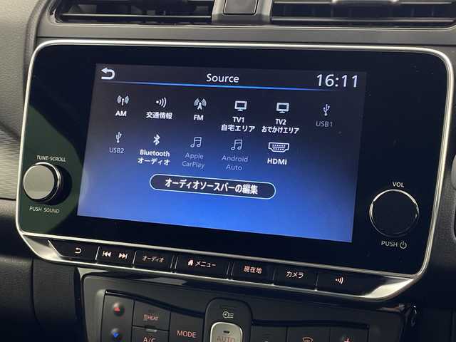 日産 リーフ X 岐阜県 2021(令3)年 2.8万km ブリリアントホワイトパール 純正ナビ/Bluetooth/USB/HDMI/フルセグTV/バックカメラ/エマージェンシーブレーキ/車線逸脱警報/道路標識表示/コーナーセンサー/シートヒーター/ステアリングヒーター/ビルトインETC/ドライブレコーダー/オートLEDヘッドライト/プッシュスタート/純正16インチアルミホイール