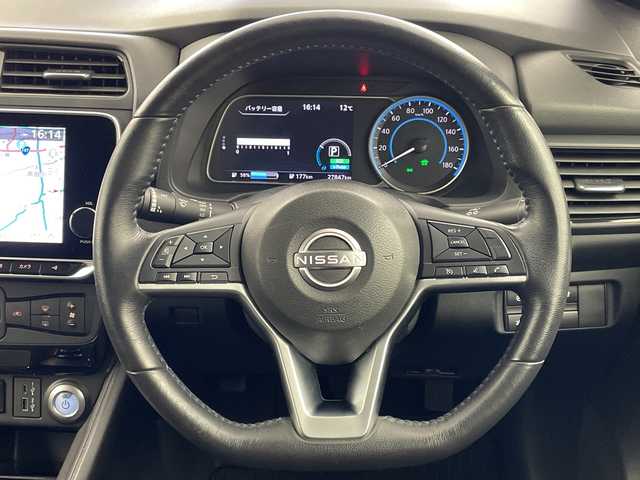 日産 リーフ X 岐阜県 2021(令3)年 2.8万km ブリリアントホワイトパール 純正ナビ/Bluetooth/USB/HDMI/フルセグTV/バックカメラ/エマージェンシーブレーキ/車線逸脱警報/道路標識表示/コーナーセンサー/シートヒーター/ステアリングヒーター/ビルトインETC/ドライブレコーダー/オートLEDヘッドライト/プッシュスタート/純正16インチアルミホイール