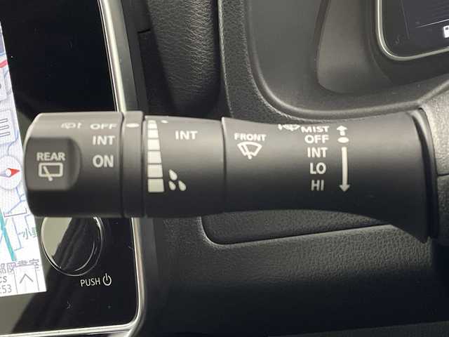 日産 リーフ X 岐阜県 2021(令3)年 2.8万km ブリリアントホワイトパール 純正ナビ/Bluetooth/USB/HDMI/フルセグTV/バックカメラ/エマージェンシーブレーキ/車線逸脱警報/道路標識表示/コーナーセンサー/シートヒーター/ステアリングヒーター/ビルトインETC/ドライブレコーダー/オートLEDヘッドライト/プッシュスタート/純正16インチアルミホイール