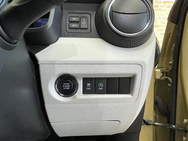 スズキ イグニス ハイブリッド MZ 岩手県 2016(平28)年 7.9万km ヘリオスゴールドパールメタリック/ブラック2トーン ４WD/メーカーオプション セーフティパッケージ/デュアルカメラブレーキサポート/車線逸脱警報/誤発進抑制機能/先行車発信お知らせ機能/ふらつき警報機能/横滑り防止装置/アイドリングストップ/クルーズコントロール/ヒルディセントコントロール/グリップコントロール/前席シートヒーター/パドルシフト/純正ナビ/ワンセグTV/バックカメラ/ETC/LEDヘッドライト/フロント・リヤフォグランプ/純正16インチアルミホイール