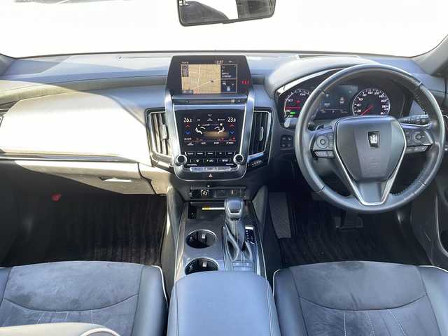 トヨタ クラウン ハイブリッド RS アドバンス 茨城県 2018(平30)年 5.2万km ホワイトパールクリスタルシャイン 純正SDナビ(Bluetooth/CD/DVDアラウンドビューモニター/フルセグTV)/クルーズコントロール/ドライブレコーダー/パワーシート/レザーシート/ETC2.0/横滑り防止装置/コーナーセンサー/レーンキープアシスト/LEDオートライト/オートマチックハイビーム/カーテンエアバッグ/MTモード付AT/パーキングアシスト/冷房AAC/純正フロアマット/純正エアロ/18インチ純正アルミホイール