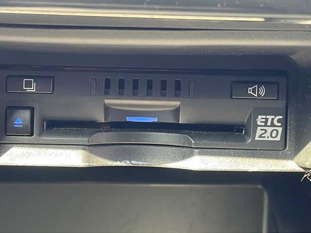 トヨタ クラウン ハイブリッド RS アドバンス 茨城県 2018(平30)年 5.2万km ホワイトパールクリスタルシャイン 純正SDナビ(Bluetooth/CD/DVDアラウンドビューモニター/フルセグTV)/クルーズコントロール/ドライブレコーダー/パワーシート/レザーシート/ETC2.0/横滑り防止装置/コーナーセンサー/レーンキープアシスト/LEDオートライト/オートマチックハイビーム/カーテンエアバッグ/MTモード付AT/パーキングアシスト/冷房AAC/純正フロアマット/純正エアロ/18インチ純正アルミホイール