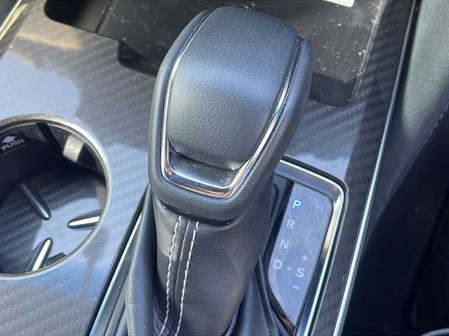 トヨタ クラウン ハイブリッド RS アドバンス 茨城県 2018(平30)年 5.2万km ホワイトパールクリスタルシャイン 純正SDナビ(Bluetooth/CD/DVDアラウンドビューモニター/フルセグTV)/クルーズコントロール/ドライブレコーダー/パワーシート/レザーシート/ETC2.0/横滑り防止装置/コーナーセンサー/レーンキープアシスト/LEDオートライト/オートマチックハイビーム/カーテンエアバッグ/MTモード付AT/パーキングアシスト/冷房AAC/純正フロアマット/純正エアロ/18インチ純正アルミホイール