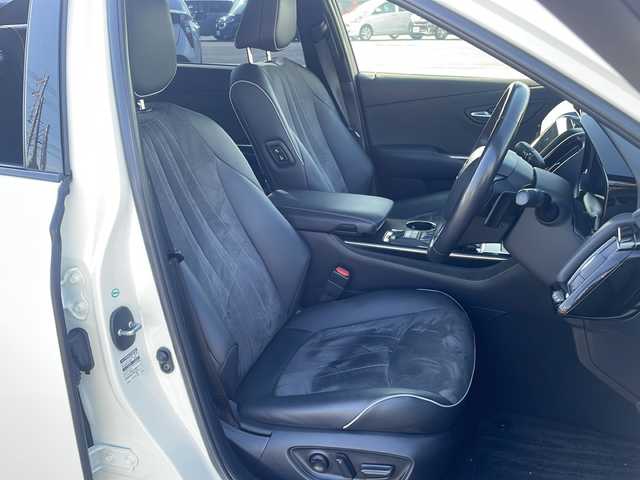 トヨタ クラウン ハイブリッド RS アドバンス 茨城県 2018(平30)年 5.2万km ホワイトパールクリスタルシャイン 純正SDナビ(Bluetooth/CD/DVDアラウンドビューモニター/フルセグTV)/クルーズコントロール/ドライブレコーダー/パワーシート/レザーシート/ETC2.0/横滑り防止装置/コーナーセンサー/レーンキープアシスト/LEDオートライト/オートマチックハイビーム/カーテンエアバッグ/MTモード付AT/パーキングアシスト/冷房AAC/純正フロアマット/純正エアロ/18インチ純正アルミホイール