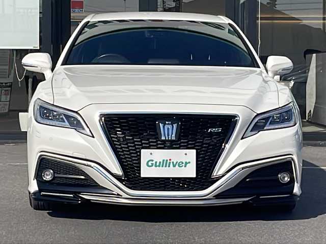 トヨタ クラウン ハイブリッド RS アドバンス 茨城県 2018(平30)年 5.2万km ホワイトパールクリスタルシャイン 純正SDナビ(Bluetooth/CD/DVDアラウンドビューモニター/フルセグTV)/クルーズコントロール/ドライブレコーダー/パワーシート/レザーシート/ETC2.0/横滑り防止装置/コーナーセンサー/レーンキープアシスト/LEDオートライト/オートマチックハイビーム/カーテンエアバッグ/MTモード付AT/パーキングアシスト/冷房AAC/純正フロアマット/純正エアロ/18インチ純正アルミホイール