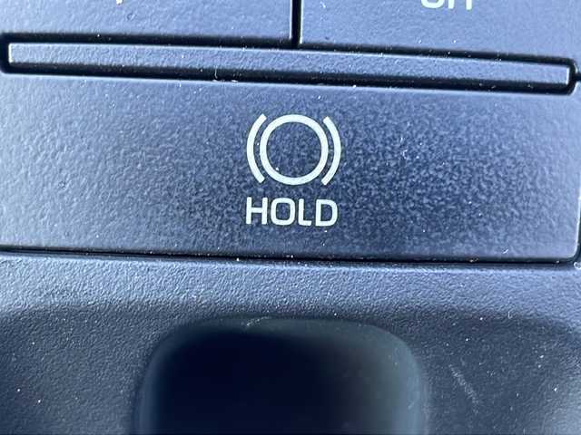 トヨタ クラウン ハイブリッド RS アドバンス 茨城県 2018(平30)年 5.2万km ホワイトパールクリスタルシャイン 純正SDナビ(Bluetooth/CD/DVDアラウンドビューモニター/フルセグTV)/クルーズコントロール/ドライブレコーダー/パワーシート/レザーシート/ETC2.0/横滑り防止装置/コーナーセンサー/レーンキープアシスト/LEDオートライト/オートマチックハイビーム/カーテンエアバッグ/MTモード付AT/パーキングアシスト/冷房AAC/純正フロアマット/純正エアロ/18インチ純正アルミホイール