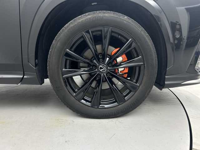 レクサス ＮＸ 350h Fスポーツ 福島県 2023(令5)年 2.8万km グラファイトブラックガラスフレーク ／禁煙車/／パノラミックビューモニター/／パノラマルーフ/／ワイヤレス充電/／Lexus Safety System＋/・プリクラッシュセーフティ/・レーントレーシングアシスト/・レーダークルーズコントロール/・オートマチックハイビーム/・クリアランスソナー/・パーキングサポートブレーキ/／ブラインドスポットモニター/／ヘッドアップディスプレイ/／アドバンスドパーク/／純正ナビ/・BT.USB.HDMI/・フルセグTV/／電動リアゲート/／赤 本革シート/・前席シートヒーター/・前席エアーシート/・前席パワーシート/・D席シートメモリー/／パドルシフト/・ステアリングヒーター/・ステアリングスイッチ/／ワイヤレス充電/／ビルトインETC2.0/／三眼LEDヘッドライト/・LEDフォグライト/／純正20インチAW/／社外フロアマット/／オートワイパー/／ミラーヒーター