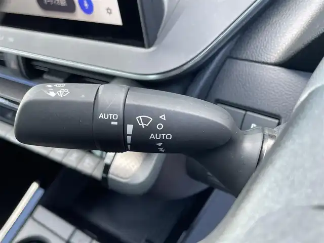 トヨタ プリウス Z 香川県 2024(令6)年 2.6万km アティチュードブラックマイカ 登録時走行距離：25892km/メーカー純正12.3型メモリナビ/　BT接続　フルセグTV/全方位カメラ/パーキングサポート/プリクラッシュセーフティシステム/レーダークルーズコントロール/レーンキープアシスト/クリアランスソナー/ブラインドスポットモニター/オートハイビーム/LEDヘッドライト/オートライト/ブラックレザーシート/シートヒーター/シートベンチレーション/パワーシート/シートメモリ/革巻きステアリング/ステアリングスイッチ/ステアリングヒーター/AC100V充電/置くだけ充電/ビルトインETC2.0/プッシュスタート/スマートキー