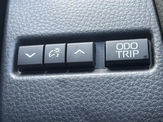 トヨタ プリウス Z 香川県 2024(令6)年 2.6万km アティチュードブラックマイカ 登録時走行距離：25892km/メーカー純正12.3型メモリナビ/　BT接続　フルセグTV/全方位カメラ/パーキングサポート/プリクラッシュセーフティシステム/レーダークルーズコントロール/レーンキープアシスト/クリアランスソナー/ブラインドスポットモニター/オートハイビーム/LEDヘッドライト/オートライト/ブラックレザーシート/シートヒーター/シートベンチレーション/パワーシート/シートメモリ/革巻きステアリング/ステアリングスイッチ/ステアリングヒーター/AC100V充電/置くだけ充電/ビルトインETC2.0/プッシュスタート/スマートキー