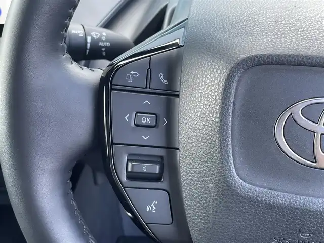 トヨタ プリウス Z 香川県 2024(令6)年 2.6万km アティチュードブラックマイカ 登録時走行距離：25892km/メーカー純正12.3型メモリナビ/　BT接続　フルセグTV/全方位カメラ/パーキングサポート/プリクラッシュセーフティシステム/レーダークルーズコントロール/レーンキープアシスト/クリアランスソナー/ブラインドスポットモニター/オートハイビーム/LEDヘッドライト/オートライト/ブラックレザーシート/シートヒーター/シートベンチレーション/パワーシート/シートメモリ/革巻きステアリング/ステアリングスイッチ/ステアリングヒーター/AC100V充電/置くだけ充電/ビルトインETC2.0/プッシュスタート/スマートキー