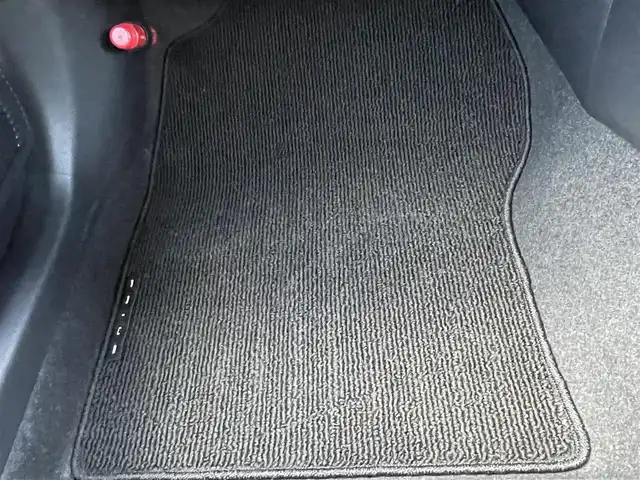 トヨタ プリウス Z 香川県 2024(令6)年 2.6万km アティチュードブラックマイカ 登録時走行距離：25892km/メーカー純正12.3型メモリナビ/　BT接続　フルセグTV/全方位カメラ/パーキングサポート/プリクラッシュセーフティシステム/レーダークルーズコントロール/レーンキープアシスト/クリアランスソナー/ブラインドスポットモニター/オートハイビーム/LEDヘッドライト/オートライト/ブラックレザーシート/シートヒーター/シートベンチレーション/パワーシート/シートメモリ/革巻きステアリング/ステアリングスイッチ/ステアリングヒーター/AC100V充電/置くだけ充電/ビルトインETC2.0/プッシュスタート/スマートキー