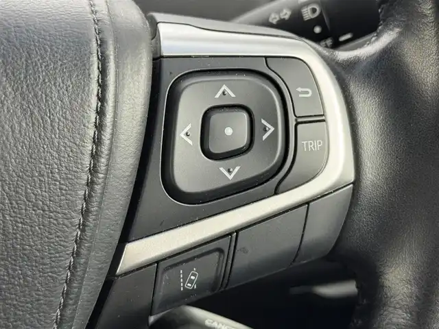 トヨタ エスティマ アエラス プレミアム 福岡県 2018(平30)年 3.2万km ブラック ワンオーナー　/後席モニター　/純正ナビ／フルセグＴＶ　/バックカメラ　/ビルトインETC　/前方ドライブレコーダー　/クルーズコントロール　/衝突被害軽減ブレーキ　/レーンキープ　/両側電動スライドドア　/ハーフレザーシート　/パワーシート　/純正１８インチＡＷ　/LEDヘッドライト