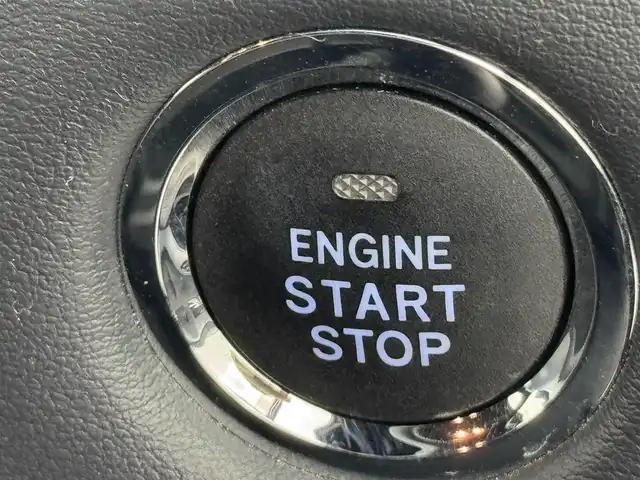 トヨタ エスティマ アエラス プレミアム 福岡県 2018(平30)年 3.2万km ブラック ワンオーナー　/後席モニター　/純正ナビ／フルセグＴＶ　/バックカメラ　/ビルトインETC　/前方ドライブレコーダー　/クルーズコントロール　/衝突被害軽減ブレーキ　/レーンキープ　/両側電動スライドドア　/ハーフレザーシート　/パワーシート　/純正１８インチＡＷ　/LEDヘッドライト