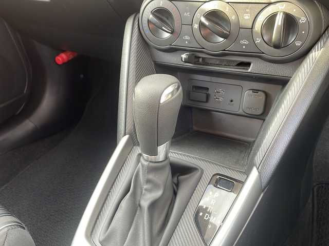 マツダ マツダ２ 15C 三重県 2020(令2)年 3.7万km アークティックホワイト 純正コネクトナビ/バックカメラ/ＢＳＭ/レーンキープアシスト/コーナーセンサー/パーキングセンサー/アイドリングストップ/ステアスイッチ/ＭＴモード/衝突被害軽減システム/ＬＥＤオートライト/ＵＳＢ入力ポート/ＡＵＸ/電動格納ミラー/禁煙車