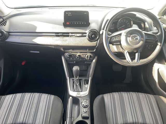 マツダ マツダ２ 15C 三重県 2020(令2)年 3.7万km アークティックホワイト 純正コネクトナビ/バックカメラ/ＢＳＭ/レーンキープアシスト/コーナーセンサー/パーキングセンサー/アイドリングストップ/ステアスイッチ/ＭＴモード/衝突被害軽減システム/ＬＥＤオートライト/ＵＳＢ入力ポート/ＡＵＸ/電動格納ミラー/禁煙車