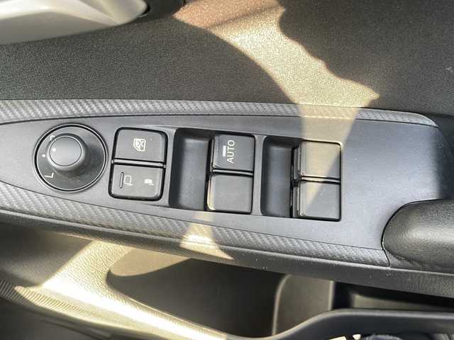 マツダ マツダ２ 15C 三重県 2020(令2)年 3.7万km アークティックホワイト 純正コネクトナビ/バックカメラ/ＢＳＭ/レーンキープアシスト/コーナーセンサー/パーキングセンサー/アイドリングストップ/ステアスイッチ/ＭＴモード/衝突被害軽減システム/ＬＥＤオートライト/ＵＳＢ入力ポート/ＡＵＸ/電動格納ミラー/禁煙車