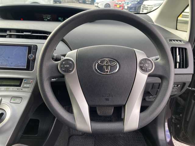 トヨタ プリウス S　マイコーデ 岐阜県 2013(平25)年 6.4万km ボルドーマイカメタリック 【登録時走行距離：63301km】/純正7型ナビ/フルセグTV/バックカメラ/純正フロアマット/純正ドアバイザー/純正アルミホイール/ビルトインETC/Bluetooth/オートエアコン/プッシュスタート/スマートキー/電動格納ミラー