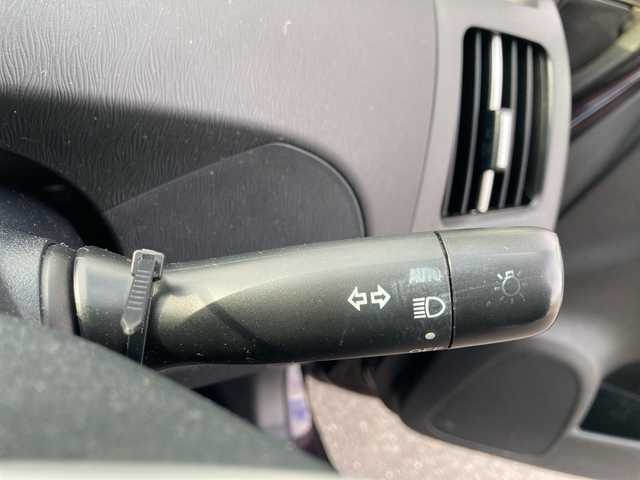 トヨタ プリウス S　マイコーデ 岐阜県 2013(平25)年 6.4万km ボルドーマイカメタリック 【登録時走行距離：63301km】/純正7型ナビ/フルセグTV/バックカメラ/純正フロアマット/純正ドアバイザー/純正アルミホイール/ビルトインETC/Bluetooth/オートエアコン/プッシュスタート/スマートキー/電動格納ミラー