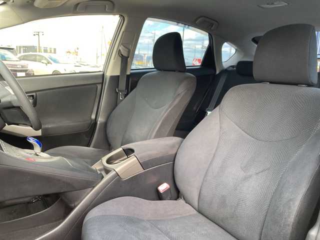 トヨタ プリウス S　マイコーデ 岐阜県 2013(平25)年 6.4万km ボルドーマイカメタリック 【登録時走行距離：63301km】/純正7型ナビ/フルセグTV/バックカメラ/純正フロアマット/純正ドアバイザー/純正アルミホイール/ビルトインETC/Bluetooth/オートエアコン/プッシュスタート/スマートキー/電動格納ミラー