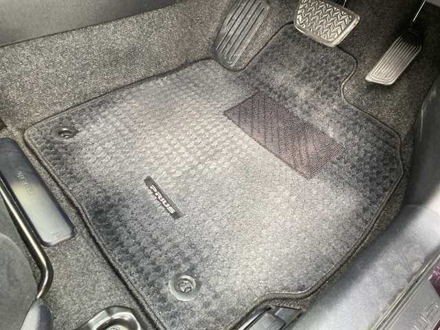 トヨタ プリウス S　マイコーデ 岐阜県 2013(平25)年 6.4万km ボルドーマイカメタリック 【登録時走行距離：63301km】/純正7型ナビ/フルセグTV/バックカメラ/純正フロアマット/純正ドアバイザー/純正アルミホイール/ビルトインETC/Bluetooth/オートエアコン/プッシュスタート/スマートキー/電動格納ミラー